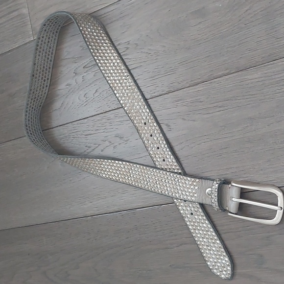 Leather studded belt - Picture 1 of 5